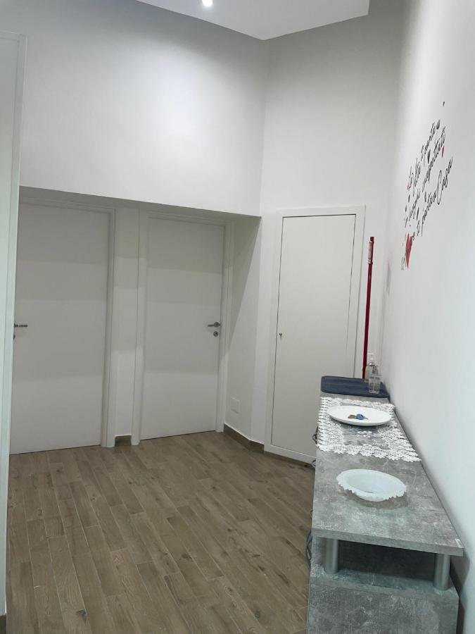 Dormire A Napoli Centro Holiday House Casa Vacanza المظهر الخارجي الصورة