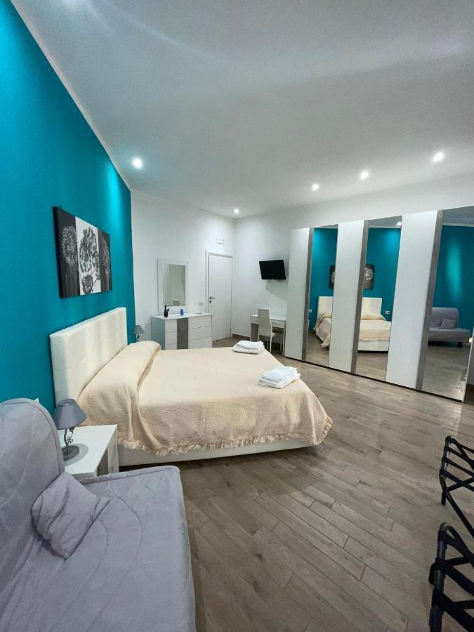 Dormire A Napoli Centro Holiday House Casa Vacanza المظهر الخارجي الصورة