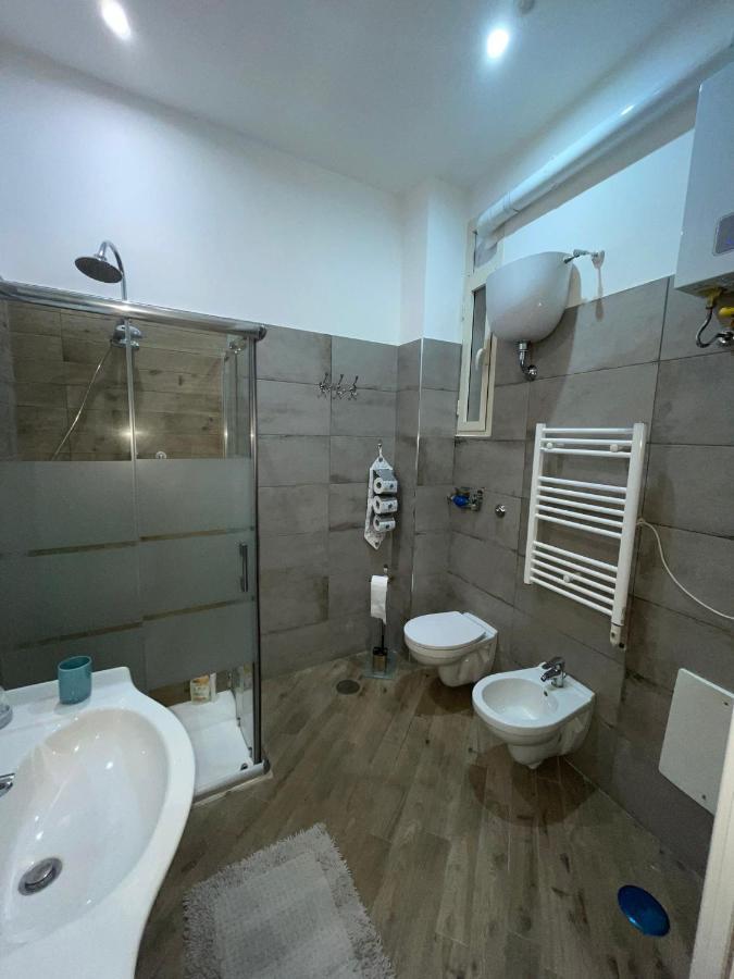 Dormire A Napoli Centro Holiday House Casa Vacanza المظهر الخارجي الصورة