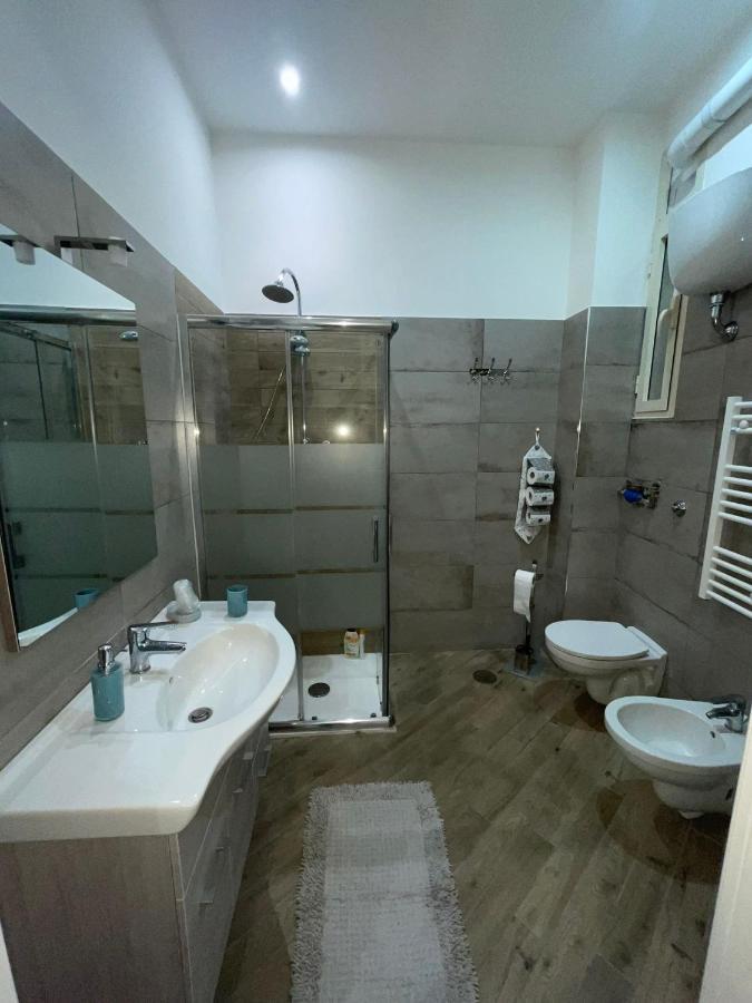 Dormire A Napoli Centro Holiday House Casa Vacanza المظهر الخارجي الصورة