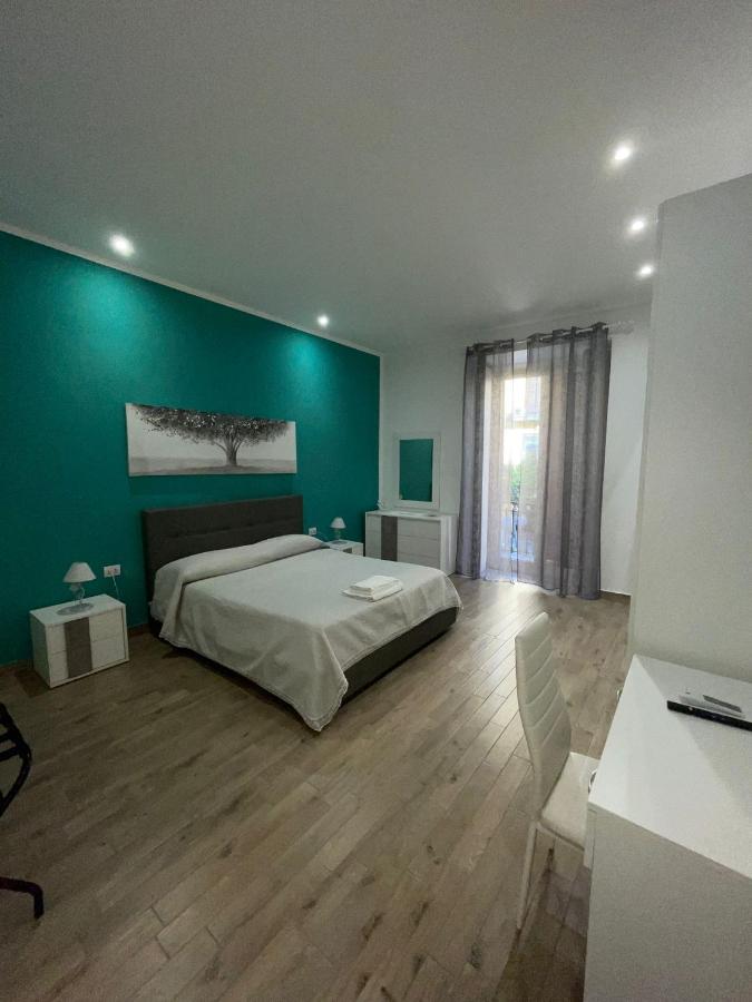 Dormire A Napoli Centro Holiday House Casa Vacanza المظهر الخارجي الصورة