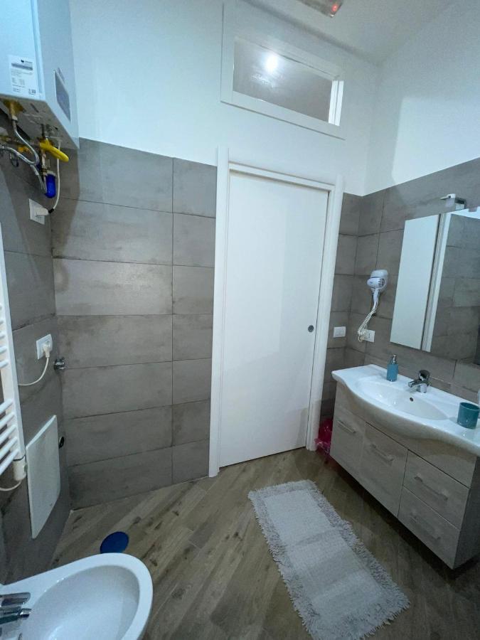 Dormire A Napoli Centro Holiday House Casa Vacanza المظهر الخارجي الصورة