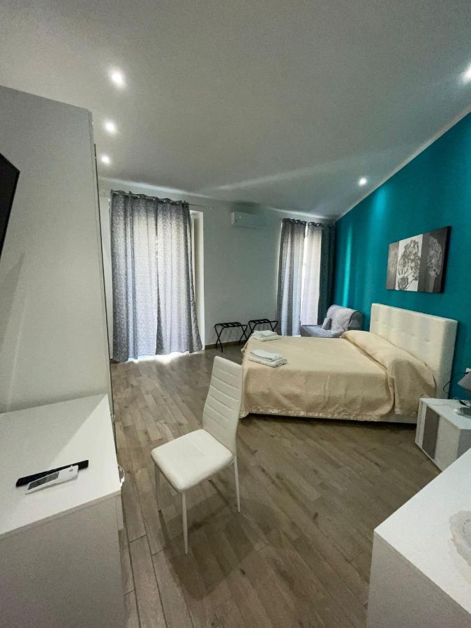 Dormire A Napoli Centro Holiday House Casa Vacanza المظهر الخارجي الصورة