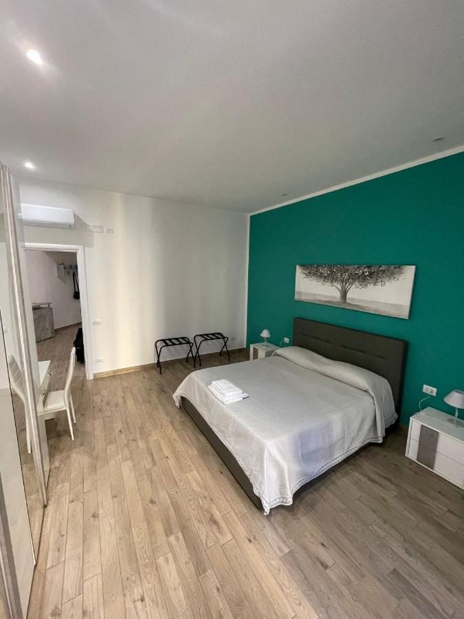Dormire A Napoli Centro Holiday House Casa Vacanza المظهر الخارجي الصورة