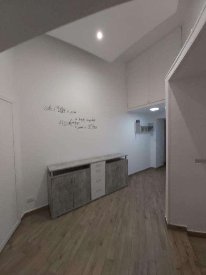 Dormire A Napoli Centro Holiday House Casa Vacanza المظهر الخارجي الصورة