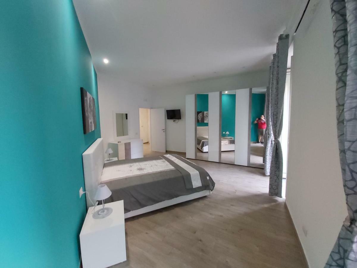 Dormire A Napoli Centro Holiday House Casa Vacanza المظهر الخارجي الصورة