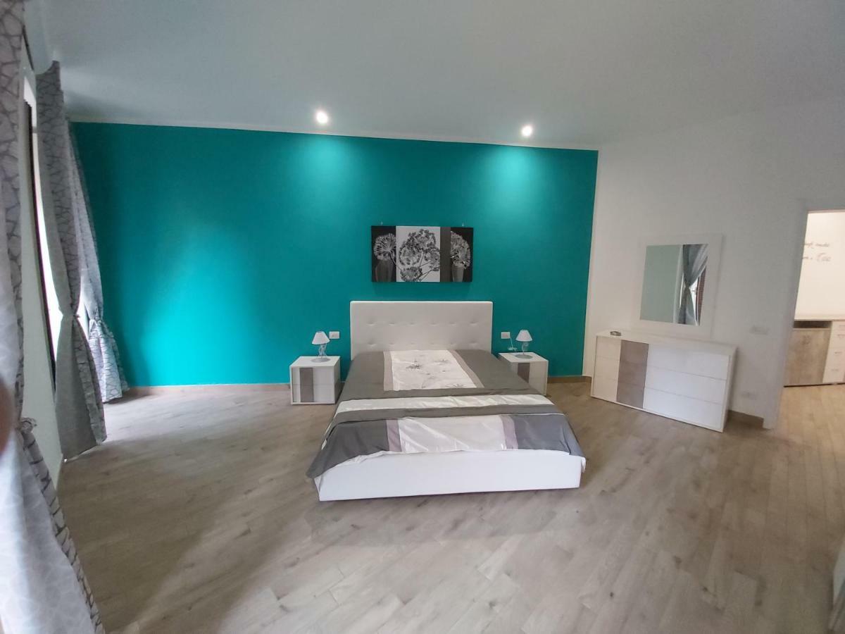Dormire A Napoli Centro Holiday House Casa Vacanza المظهر الخارجي الصورة