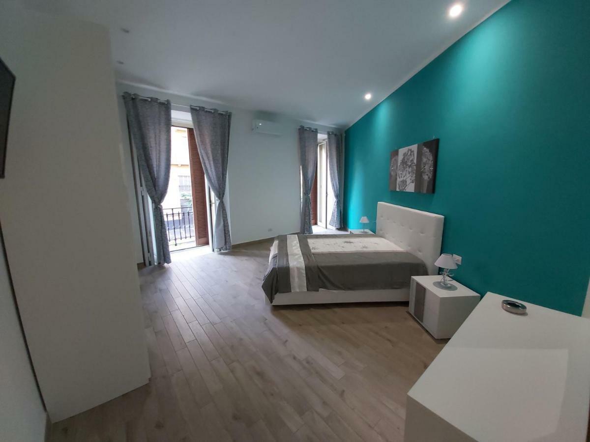 Dormire A Napoli Centro Holiday House Casa Vacanza المظهر الخارجي الصورة