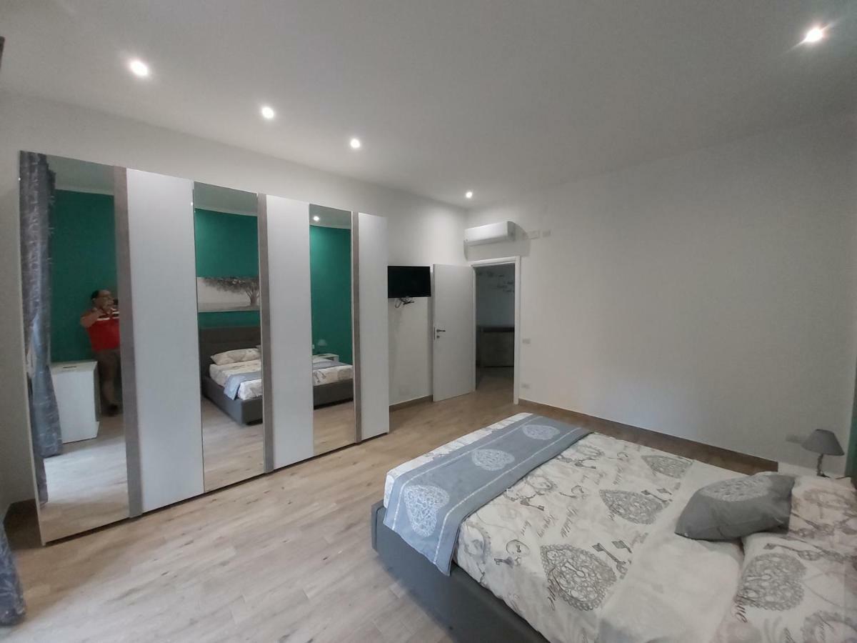 Dormire A Napoli Centro Holiday House Casa Vacanza المظهر الخارجي الصورة