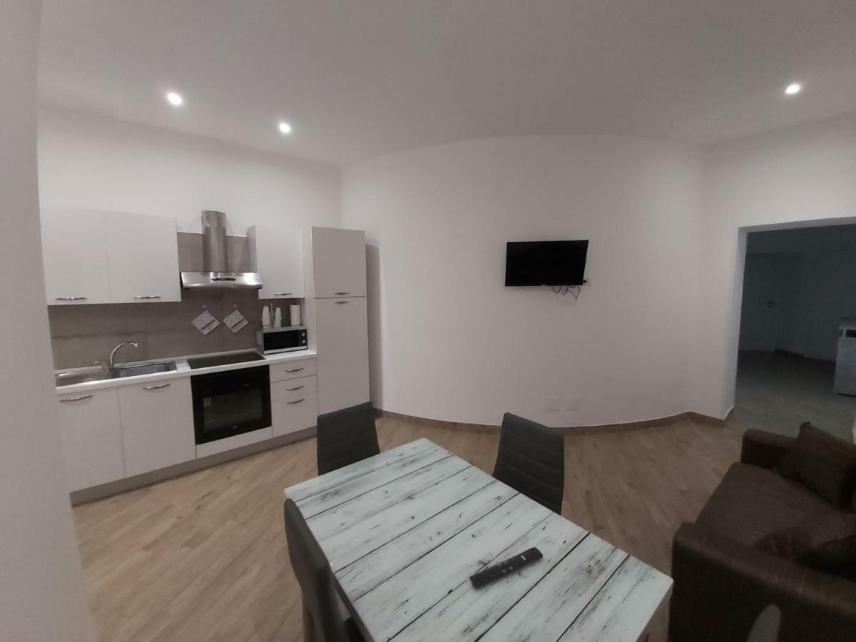 Dormire A Napoli Centro Holiday House Casa Vacanza المظهر الخارجي الصورة